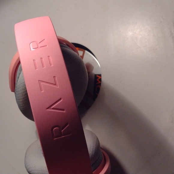 Pink Over-Ear Headphones NWOT - Picture 2 of 2